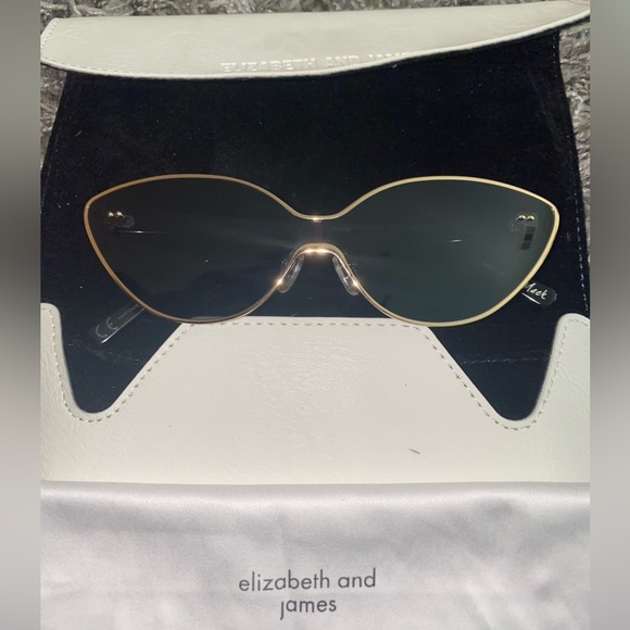 Elizabeth and James Sunglasses - Picture 1 of 8